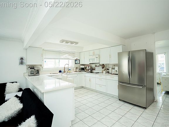 5th image of 3131 Elmcrest Rd