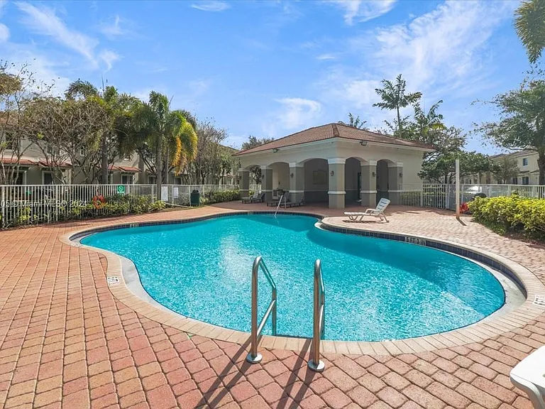 27XX Miramar Blvd — Photo 11