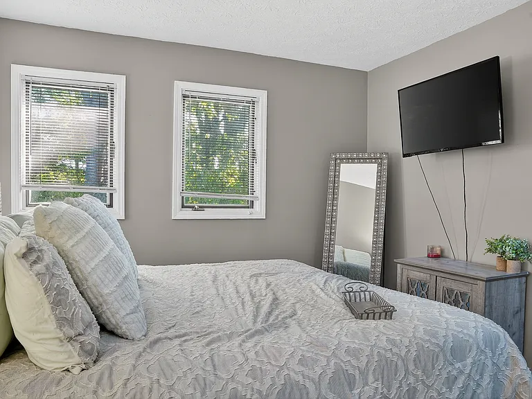 336 Crescent Spring Dr — Photo 13
