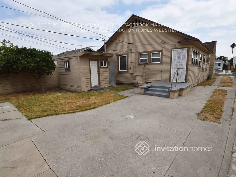 1873 W 38th Pl — Photo 9