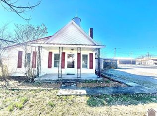 202 3rd St, Hazel, KY 42049