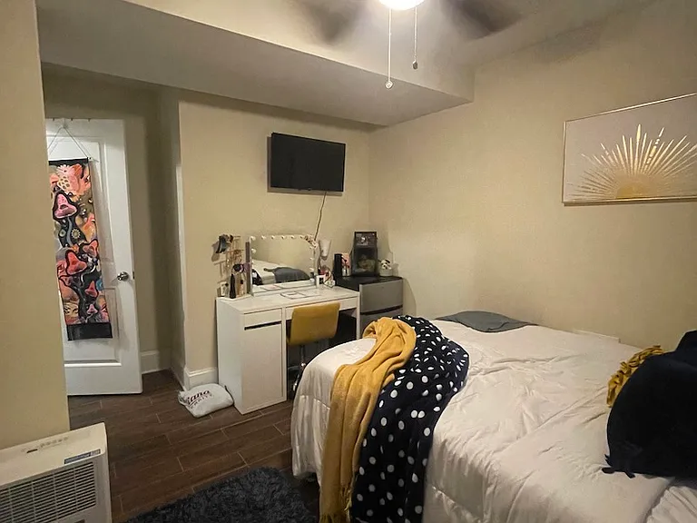 2619 N Southport Ave #1R — Photo 7