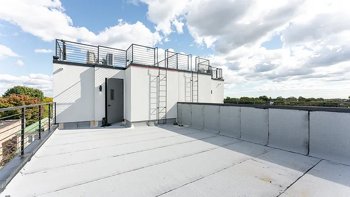 Rented by Aron Fried, LREB | media 18