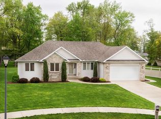 3667 Kristen Ct, Seven Hills, OH 44131