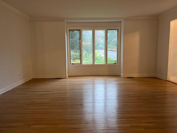 5th image of 9700 Grenadier Ct