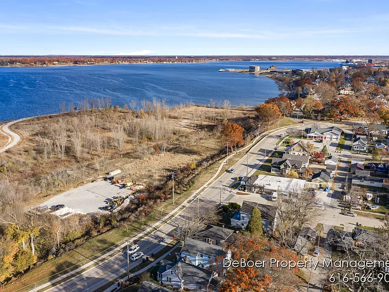1621 Lakeshore Dr #2 — Photo 25