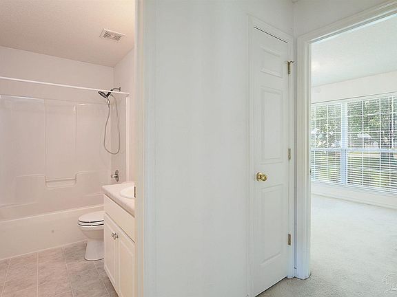 5th image of 1388 Connemara Cir