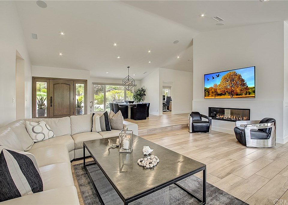 1st image of 30392 Paseo Del Valle