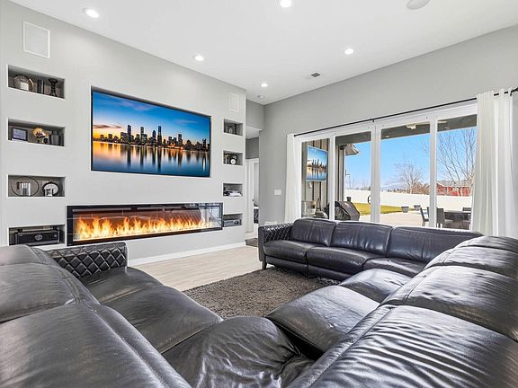 4th image of 9108 S Moore Rd