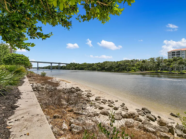 262 Yacht Harbor Dr — Photo 54