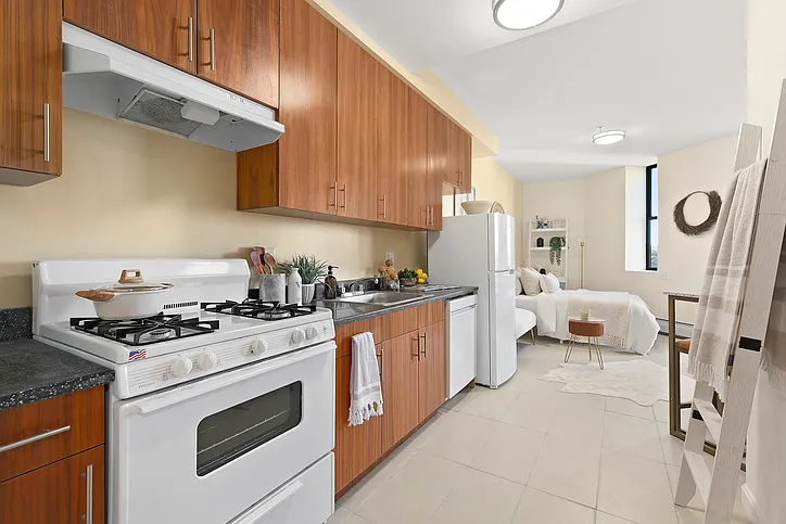 Historic SoHo Lofts — Photo 15