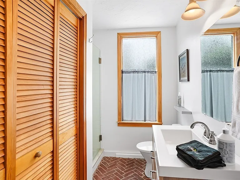 155 Skiff Ave — Photo 13