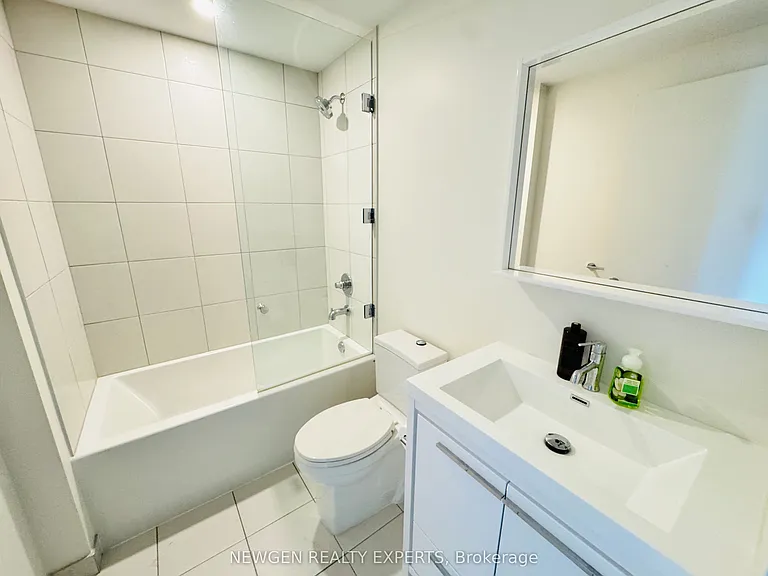 212 King William St #1220 — Photo 12