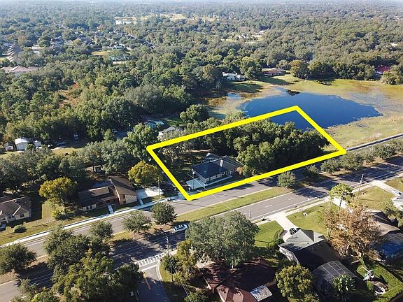 4th image of 1926 E Lake Dr