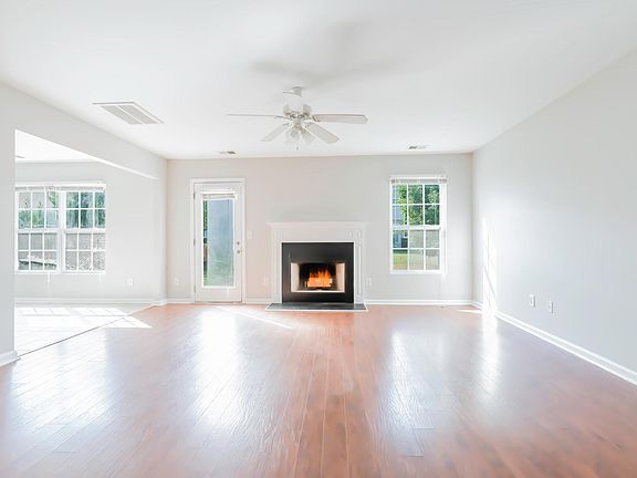 4th image of 606 Big Twig Ln