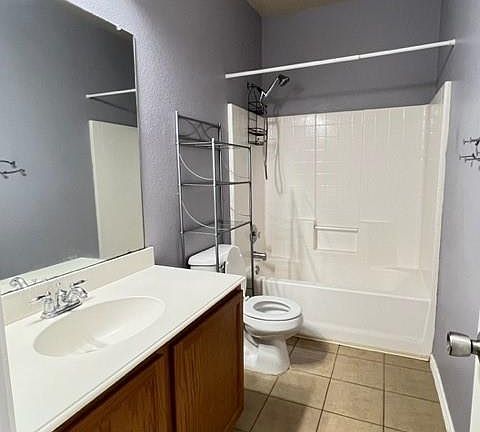 5th image of 3433 Fashion St
