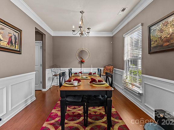 5th image of 9437 Tavistock Ct