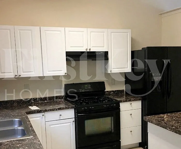 3090 Meadowview Ln — Photo 3