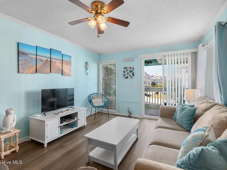 301 Commerce Way #157
