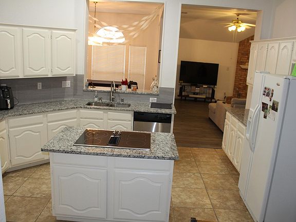 5th image of 1616 Blackstone Dr