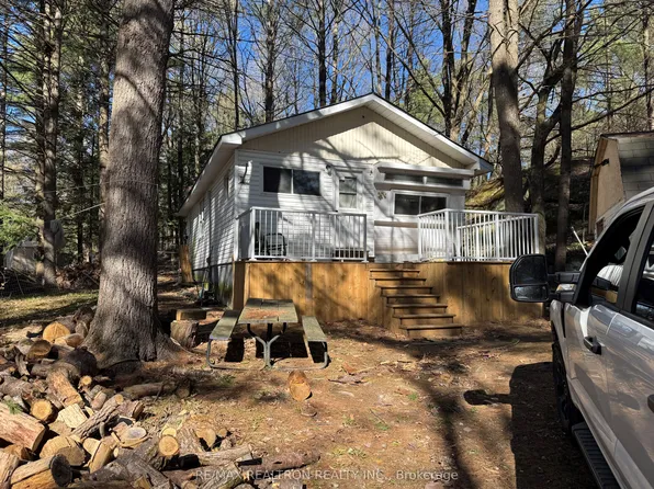 1080 Four Seasons Rd, Gravenhurst, ON P0E 1N0