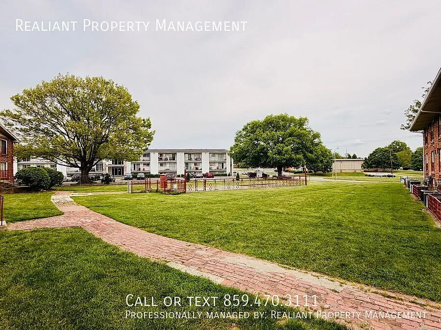 1 Bedroom, 1 Bathroom close to public transportation in the Heart of Lexington. Application Fee R... — Photo 2