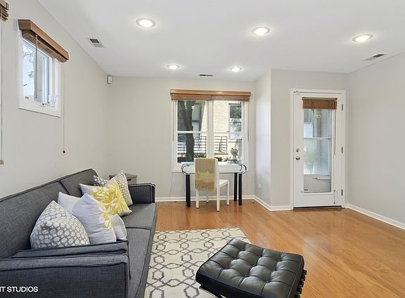3rd image of 1537 S Michigan Ave Unit 5