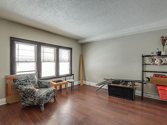 4th image of 327 Lawson Ave E