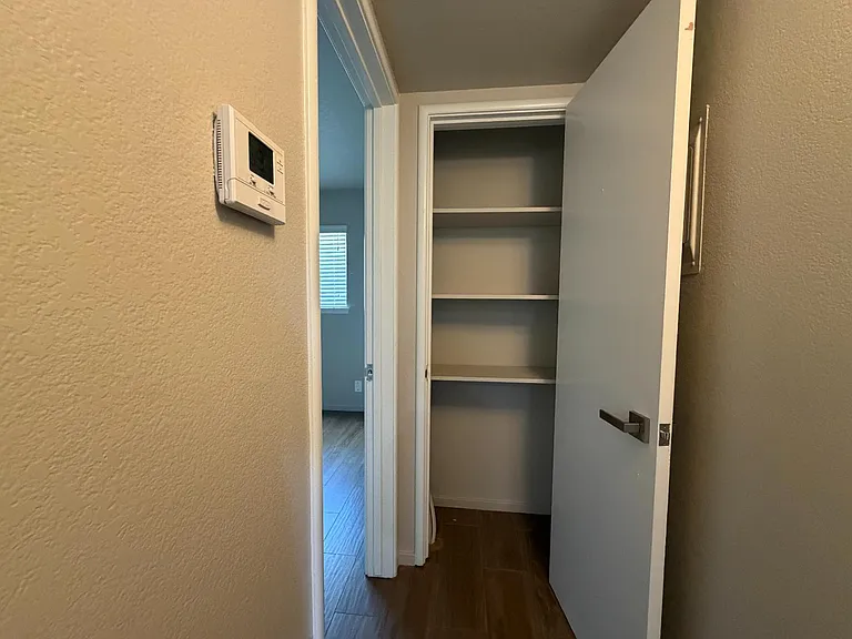 1538 E Austin Way — Photo 15