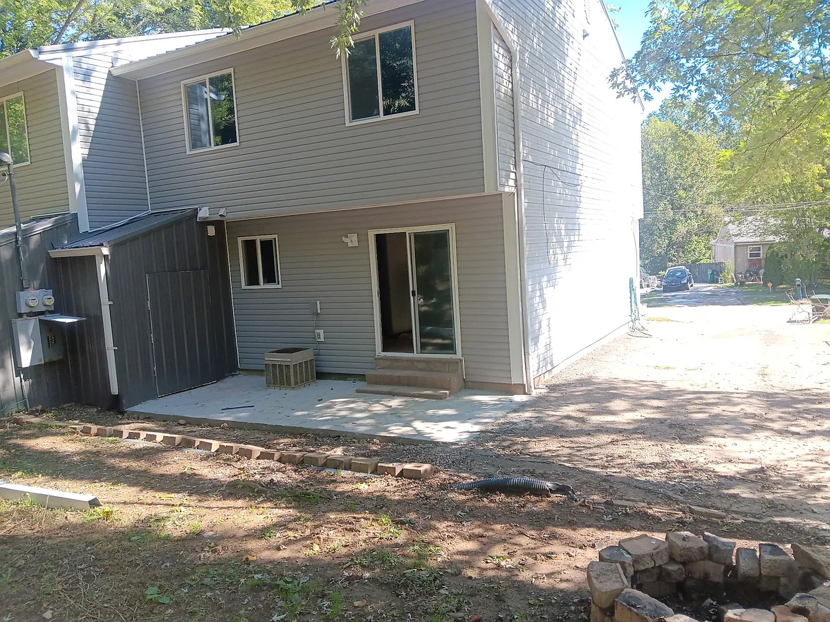 Building Photo - 143 Mockingbird Dr