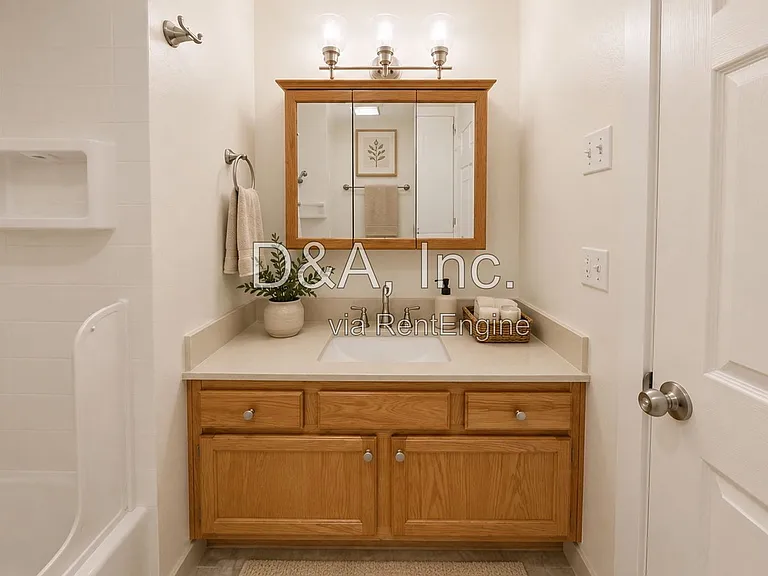 138 NE Conifer Blvd #6 — Photo 15