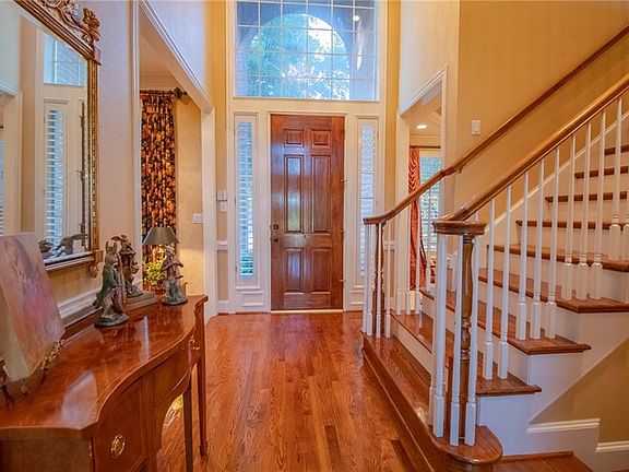 5th image of 4903 Fairway Hill Ln