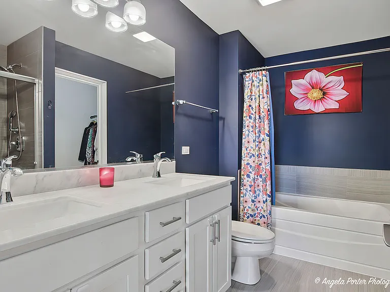 101 Lexington Ln — Photo 6