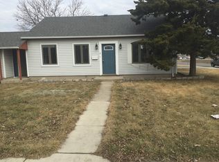 2 Arlington Dr, Romeoville, IL 60446