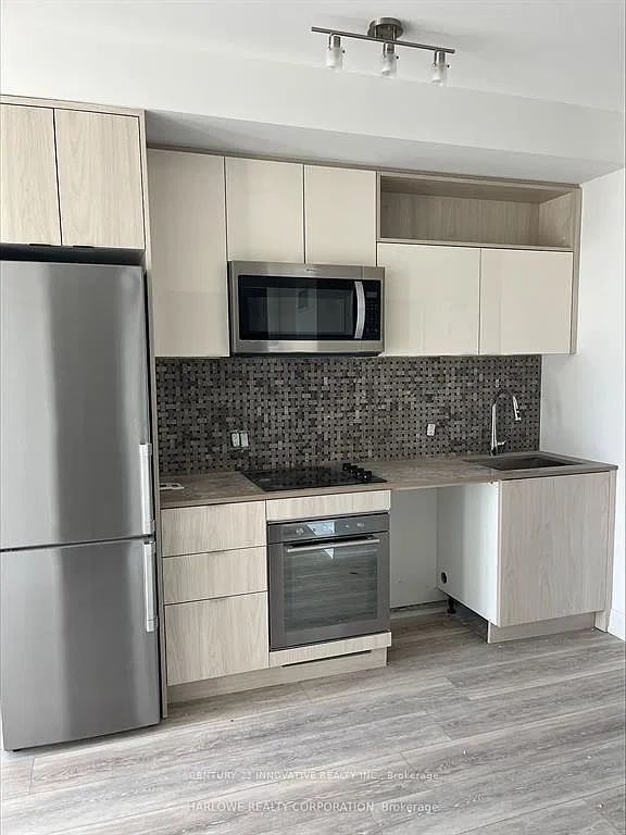 60 Princess St SE — Photo 2