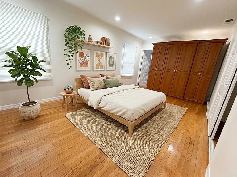 6836 Lindley Ave — Photo 5