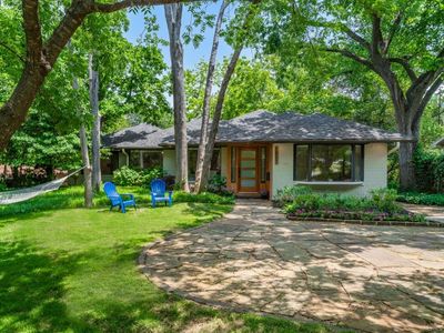 1057 Kessler Pkwy, Dallas, TX, 75208