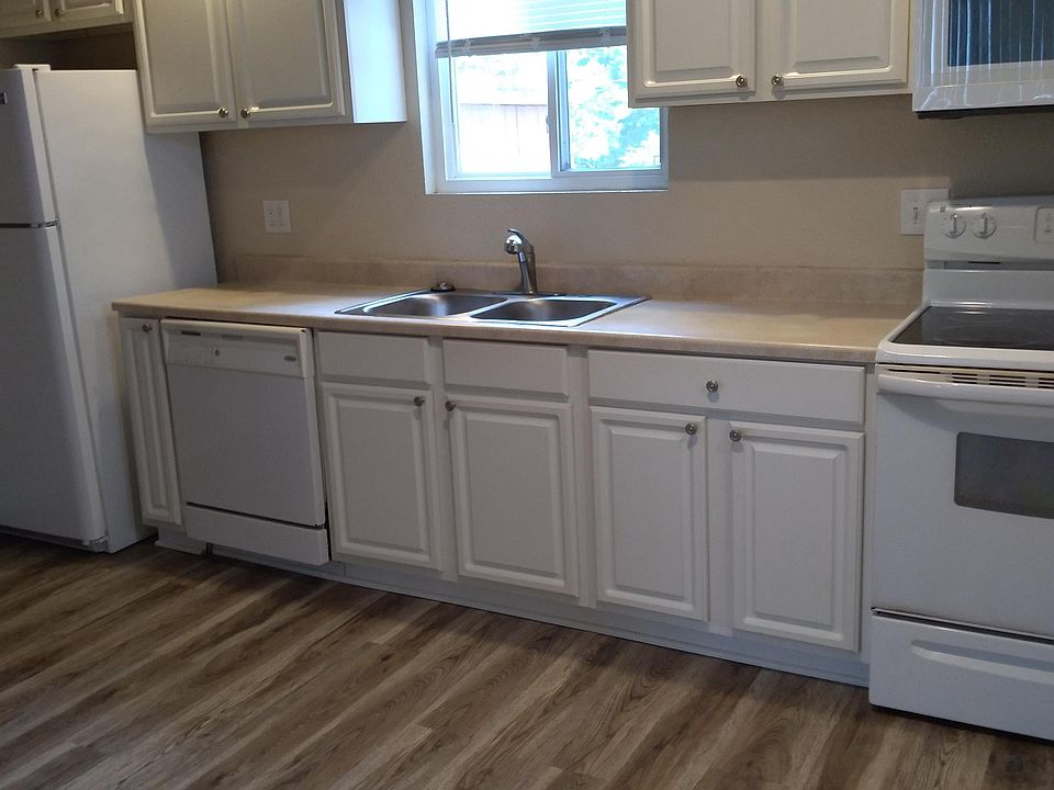 1st image of 301-2 N Greenbriar Rd