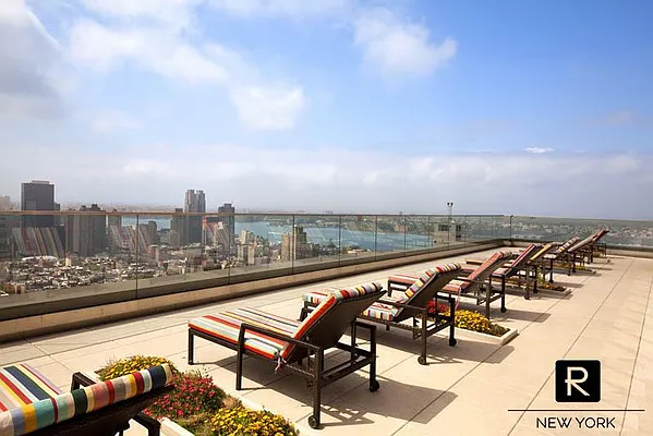 Rented by R New York | media 11