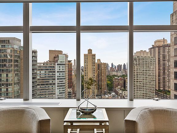2nd image of 160 W 66th St APT 27E