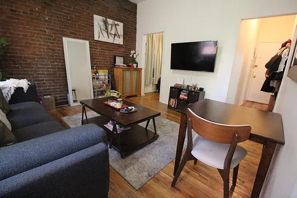 Rented by Luxor Homes & Investment Realty | media 21