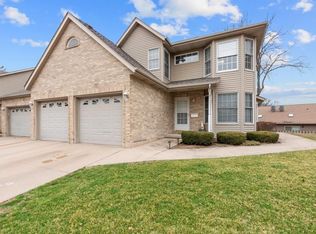 163 McLaren Dr N #163, Sycamore, IL 60178