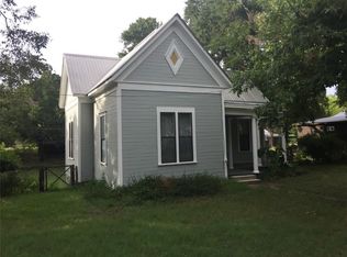 601 E Salty St, Thorndale, TX 76577