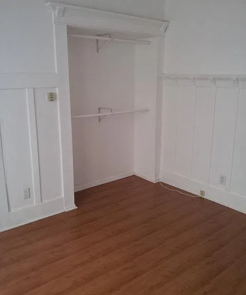 2210 W Jefferson Blvd — Photo 2