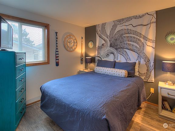 4th image of 835 Ocean Shores Boulevard NW #101