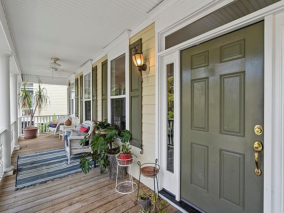 5th image of 2211 Branch Creek Dr