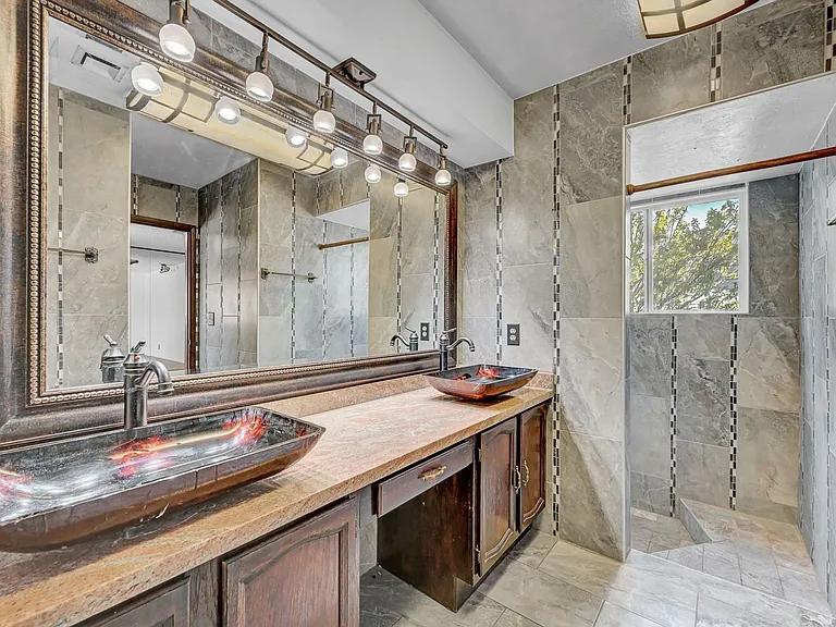 6975 Obannon Dr — Photo 35