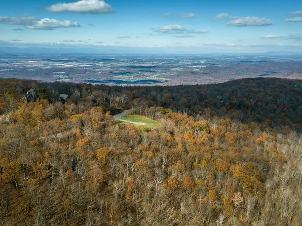 1264 Blue Ridge Dr, Roseland, VA 22967