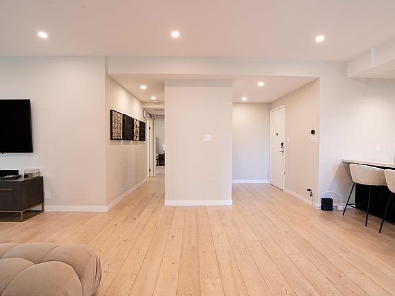 5th image of 10787 Wilshire Blvd APT 301