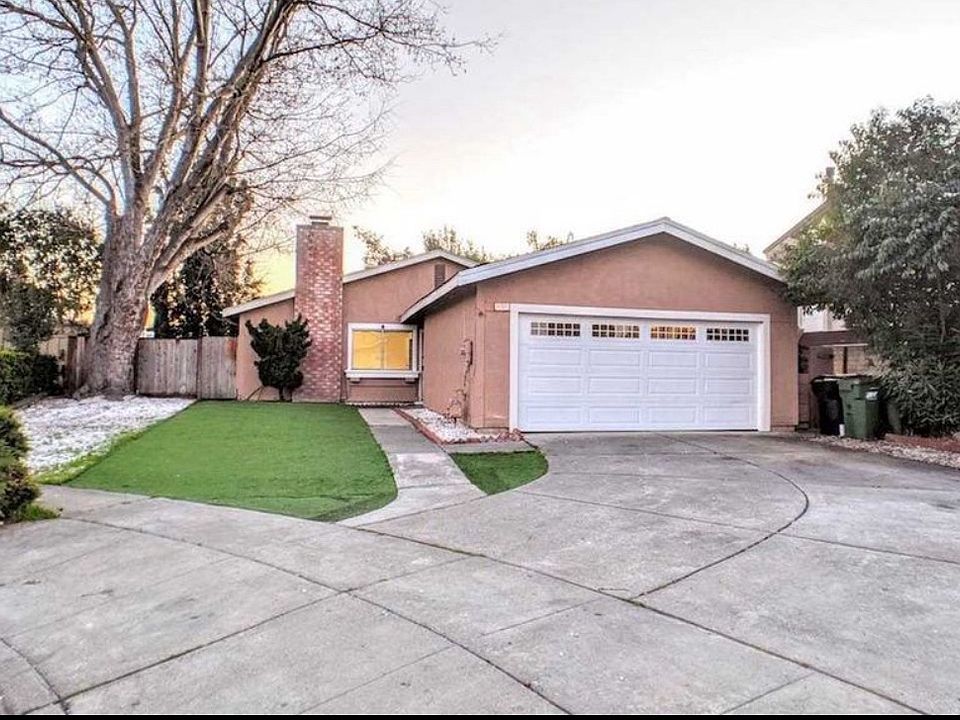 1st image of 34301 Parker Ct